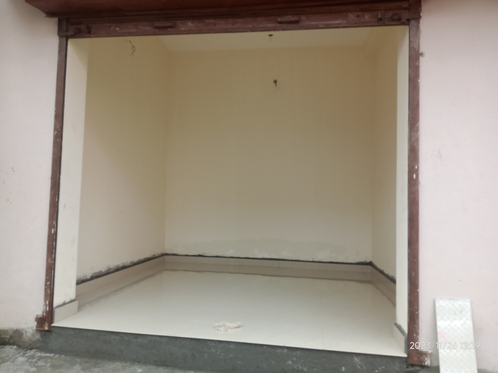 Rent Office/ Shop, 130 sq ft carpet area, UnFurnished for rent
