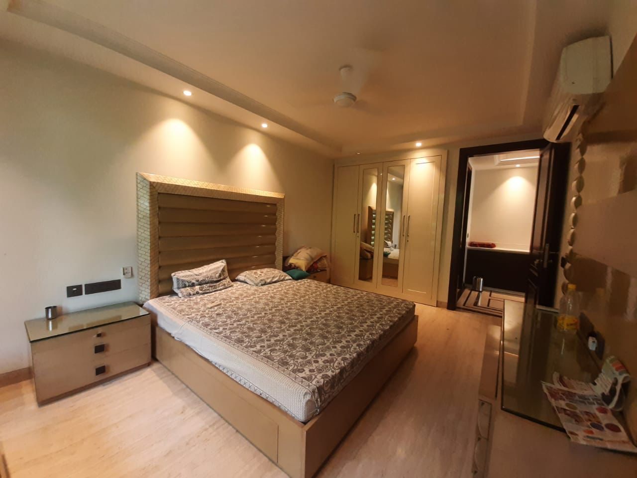 5+ Bed/ 4 Bath Sell Apartment/ Flat; 2,600 sq. ft. carpet area; Ready To Move for sale @Gulmohar park 