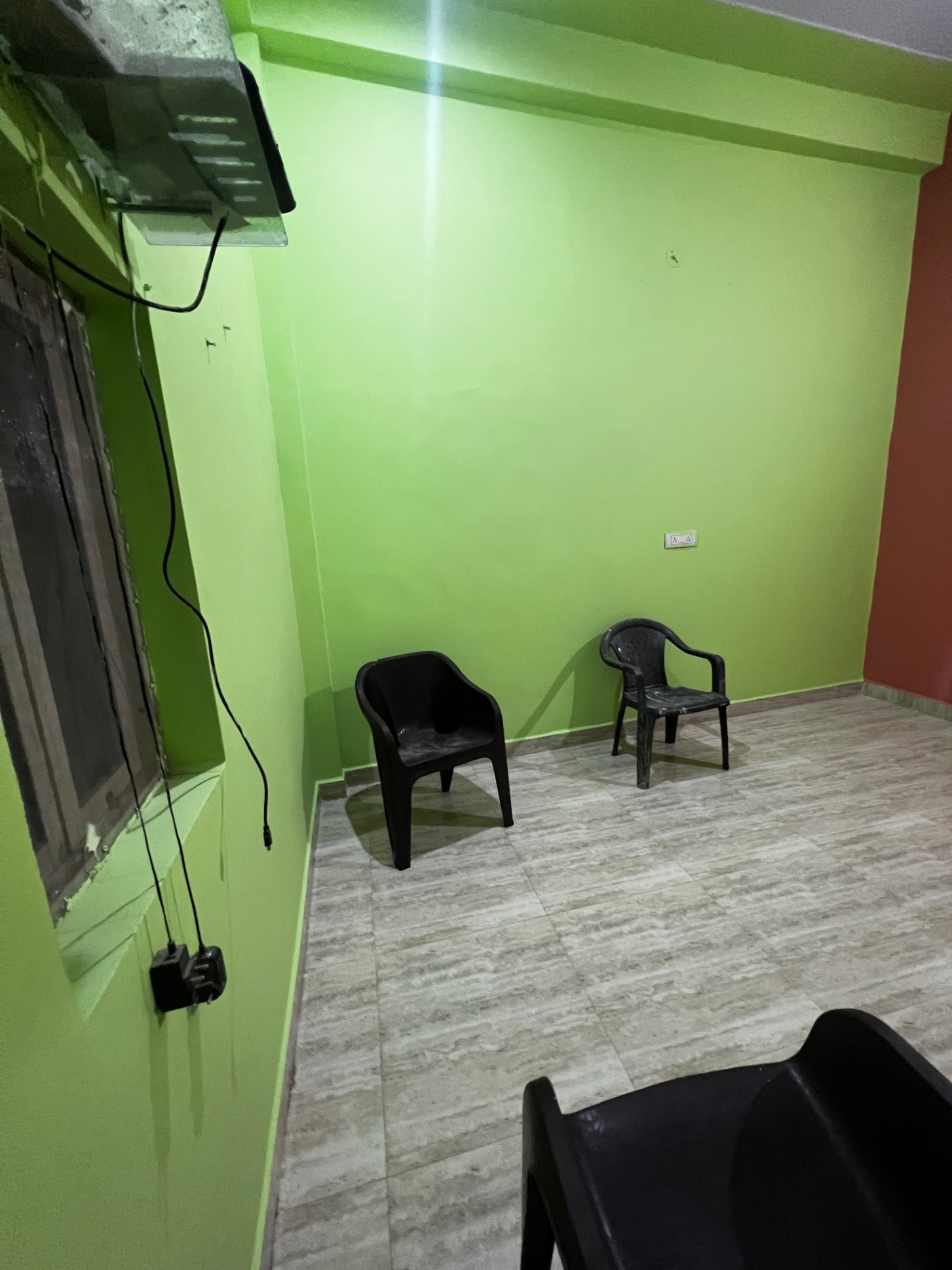 1 Bed/ 1 Bath Rent Apartment/ Flat; 719 sq. ft. carpet area, Semi Furnished for rent @Near gurudwara, radhaswami satsang 