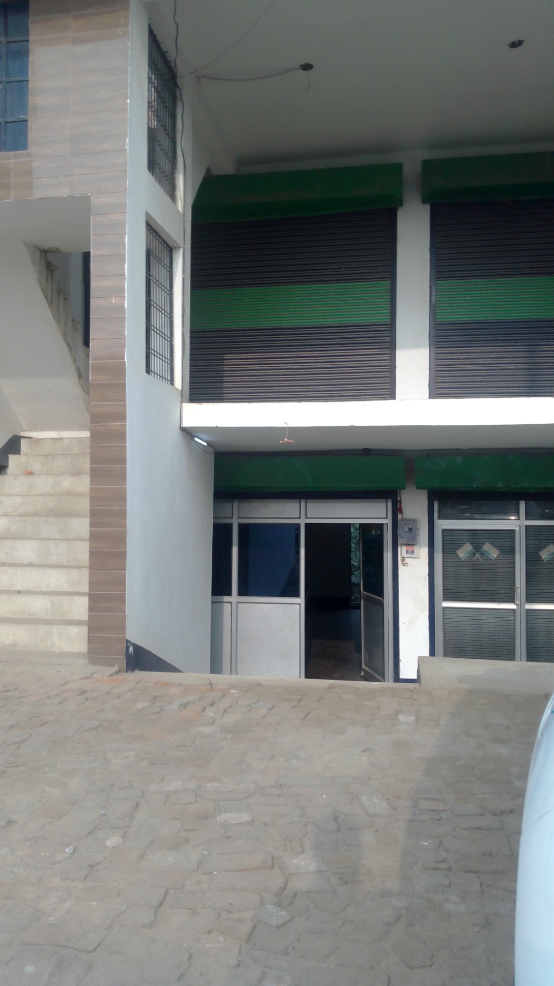 Rent Office/ Shop, 600 sq ft carpet area, UnFurnished for rent