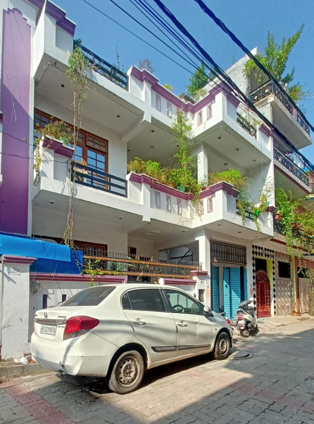 2 Bed/ 2 Bath Rent House/ Bungalow/ Villa; 1,100 sq. ft. carpet area, Semi Furnished for rent @C235/1, Narayan sadan near fatima clinic 