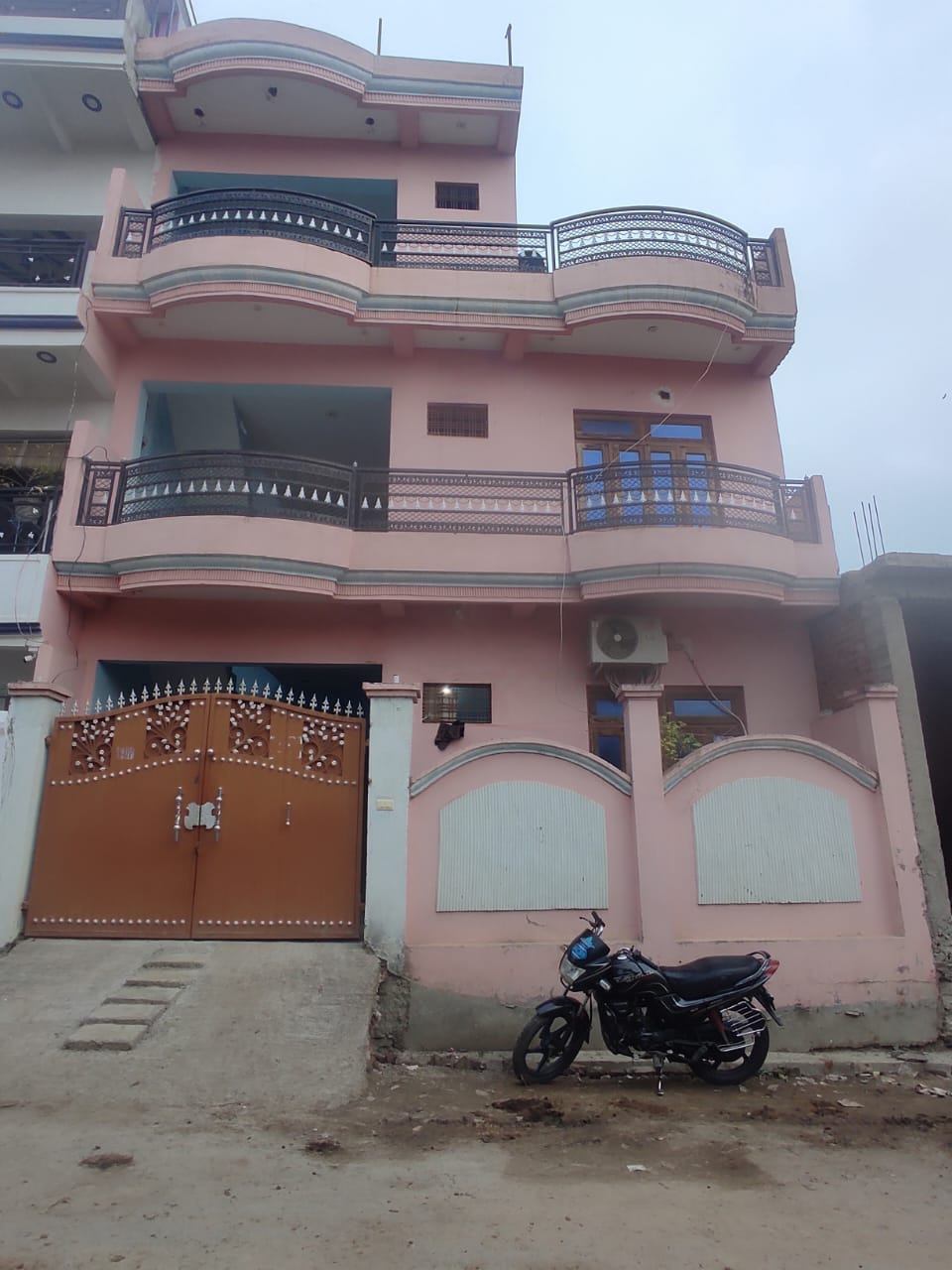 5+ Bed/ 2 Bath Sell House/ Bungalow/ Villa; 30 sq. ft. carpet area; 30 sq. ft. lot for sale @Kandhipur nyaay Nagar
