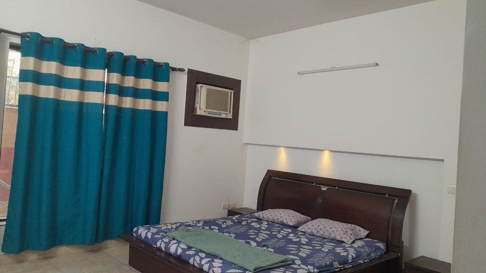 3 Bed/ 3 Bath Rent Apartment/ Flat, Furnished for rent @Sector 45, Gurgaon