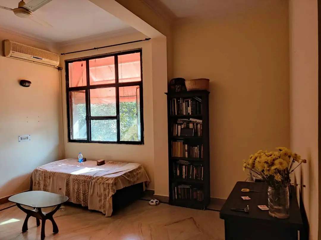 3 Bed/ 3 Bath Rent Apartment/ Flat, Furnished for rent @Sant nagar East of kailash delhi