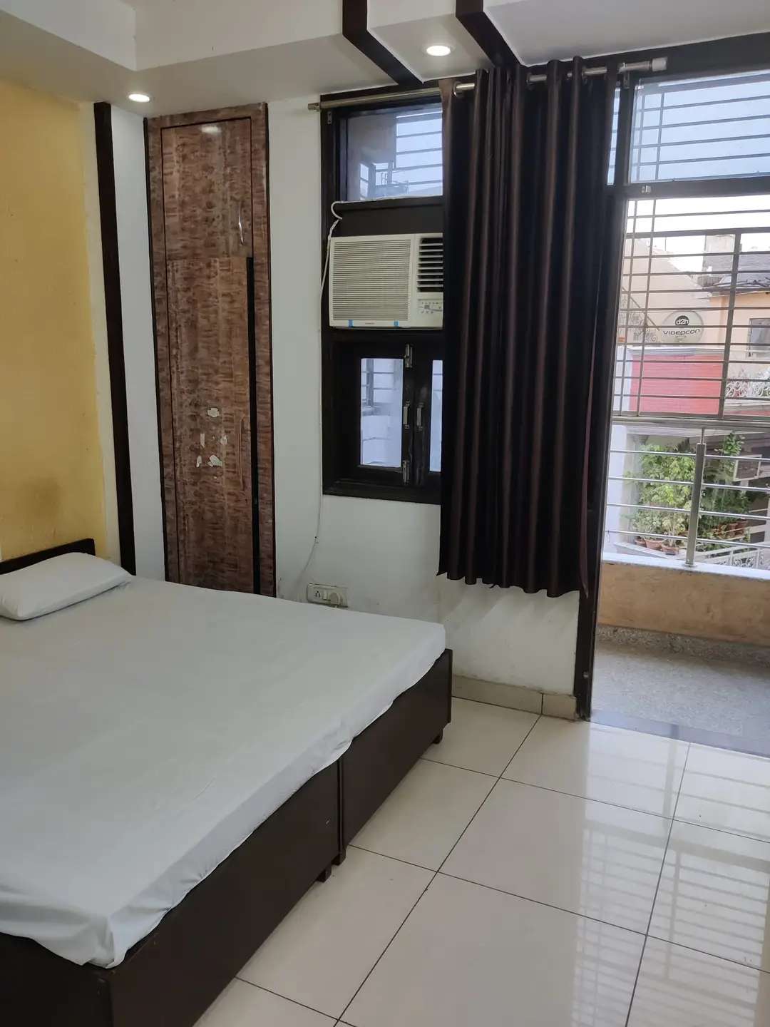 1 Bed/ 1 Bath Rent Apartment/ Flat, Furnished for rent @Mehruli near qutub minar road bhopal