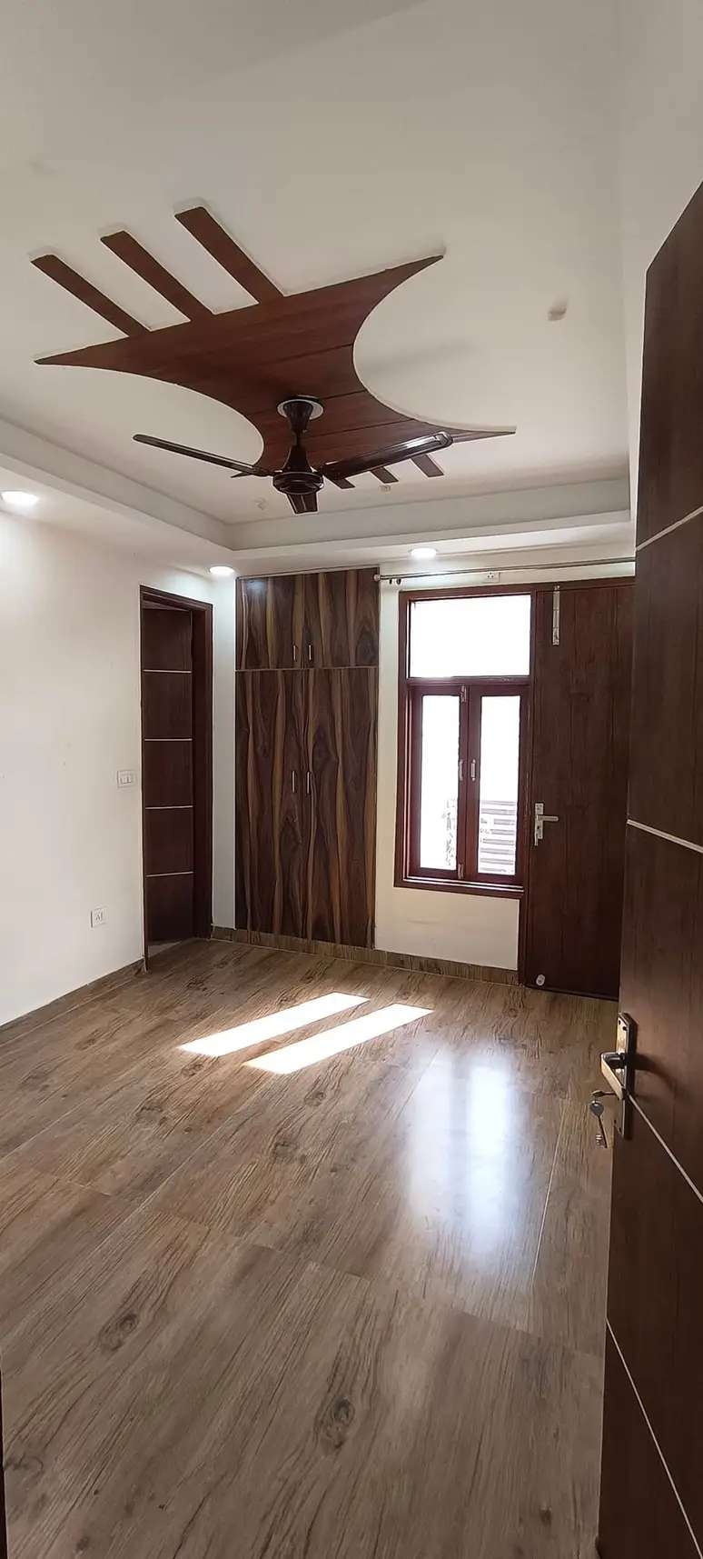 3 Bed/ 3 Bath Rent Apartment/ Flat, Semi Furnished for rent @Chhatarpur enclave New Delhi 