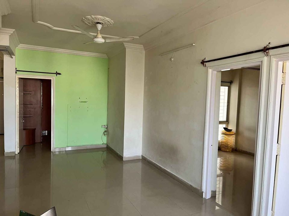 3 Bed/ 3 Bath Rent Apartment/ Flat, Semi Furnished for rent @Misrod Bhopal