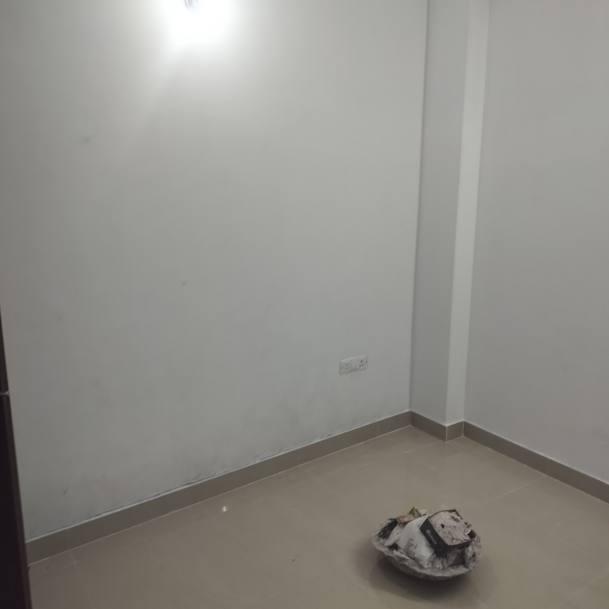 1 Bed/ 1 Bath Rent Apartment/ Flat; 560 sq. ft. carpet area, Semi Furnished for rent