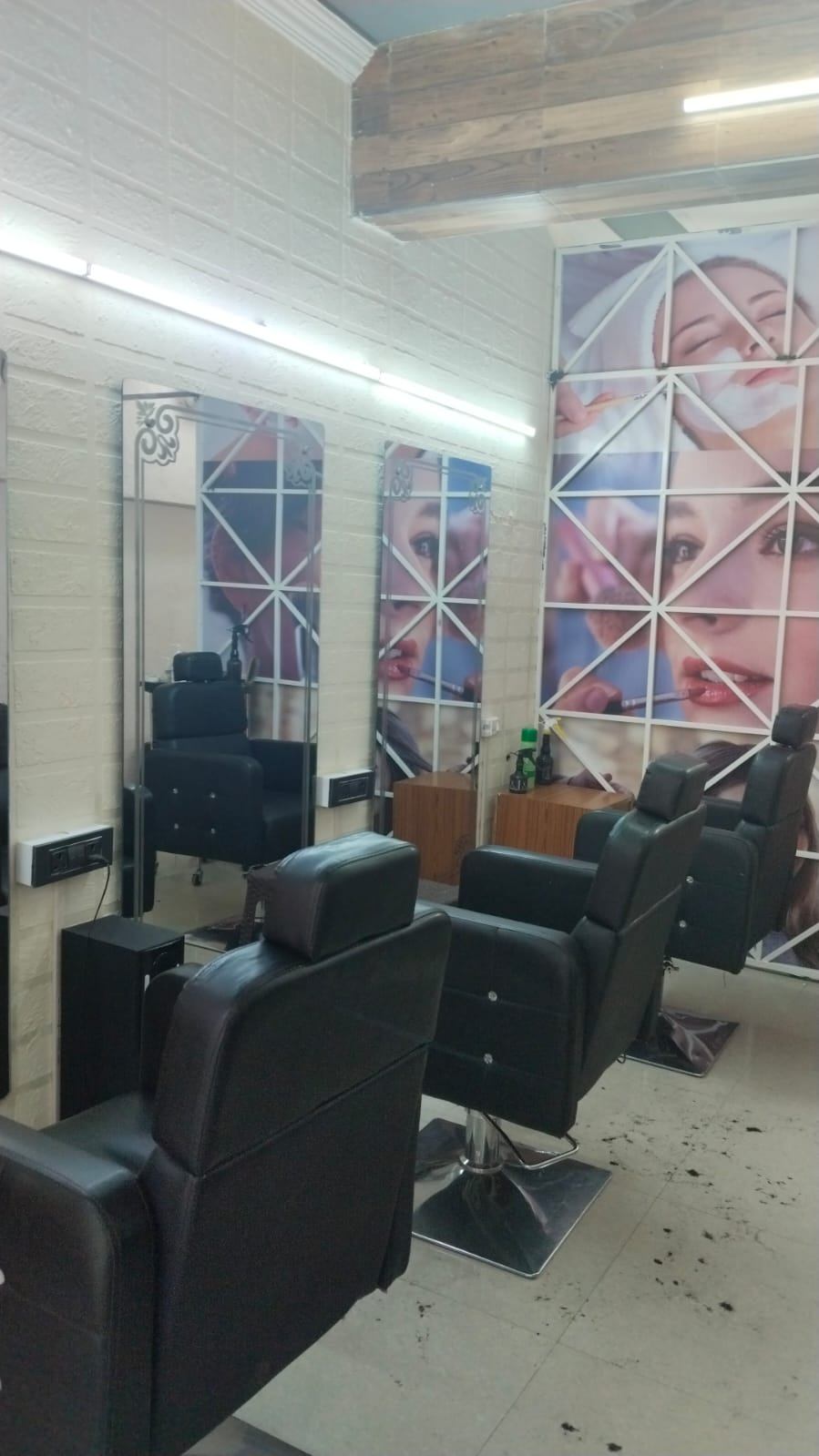 Rent Office/ Shop, 300 sq ft carpet area, Furnished for rent @Nehru colony 
