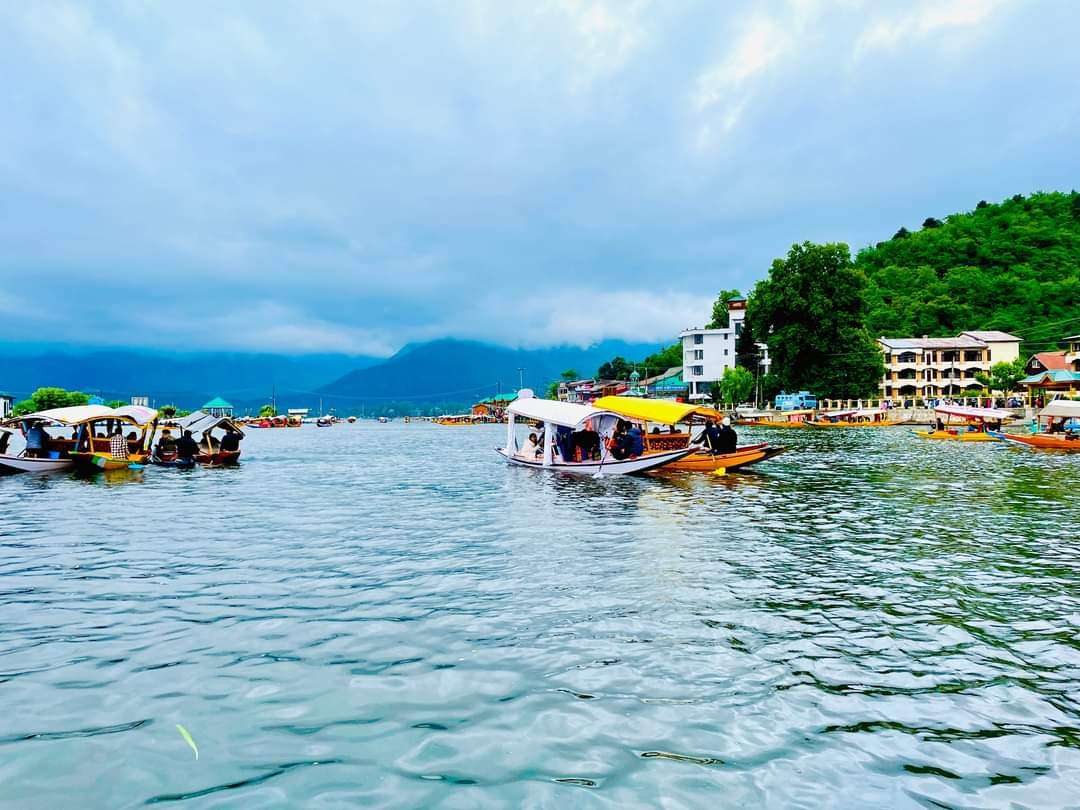 Discover Paradise: Kashmir Package Tour from Bangalore