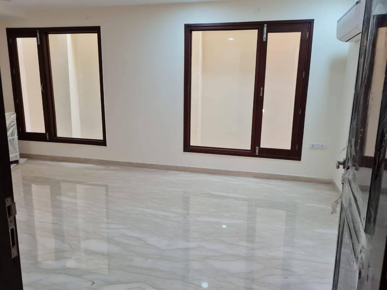 3 Bed/ 3 Bath Rent Apartment/ Flat; 2,700 sq. ft. carpet area, Semi Furnished for rent @Greater Kailash  New delhi