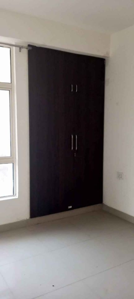 2 Bed/ 2 Bath Rent Apartment/ Flat; 1,227 sq. ft. carpet area, Semi Furnished for rent @Sector 63 Noida