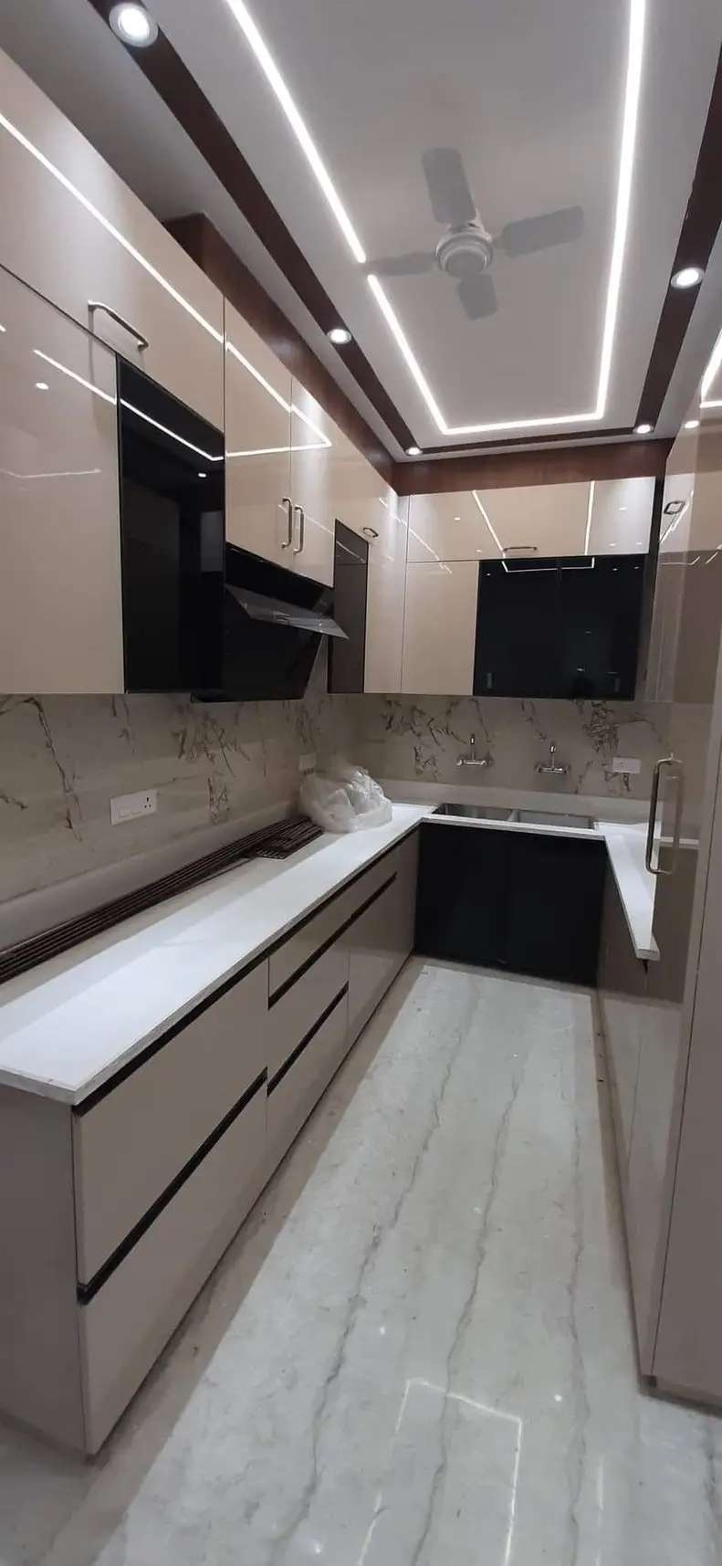 2 Bed/ 2 Bath Rent Apartment/ Flat, Semi Furnished for rent @Lajpat Nagar new Delhi 