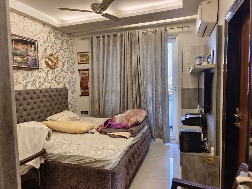 3 Bed/ 3 Bath Rent Apartment/ Flat; 1,950 sq. ft. carpet area, Furnished for rent @PARSHAVNATH GREENVILLE SECTOR 48 GURUGRAM