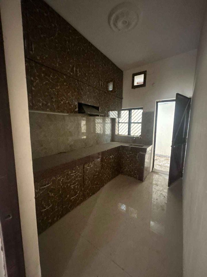 3 Bed/ 3 Bath Rent House/ Bungalow/ Villa, Semi Furnished for rent @Kolar Road Bhopal