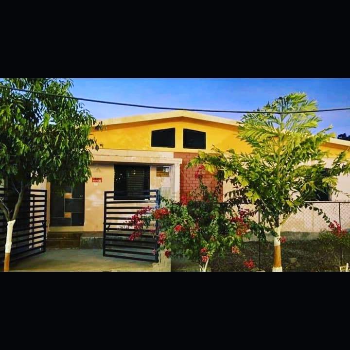1 Bed/ 1 Bath Sell House/ Bungalow/ Villa; 550 sq. ft. carpet area; 1,000 sq. ft. lot for sale @Fun and food