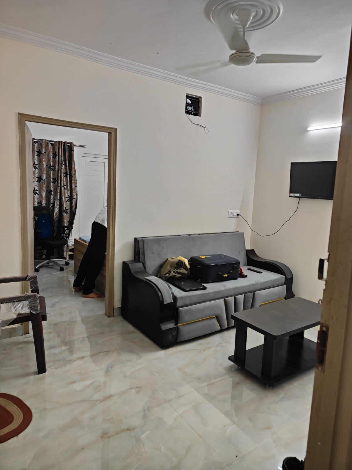1 Bed/ 1 Bath Rent Apartment/ Flat, Furnished for rent @SANT NAGAR, EAST OF KAILASH NEW DELHI