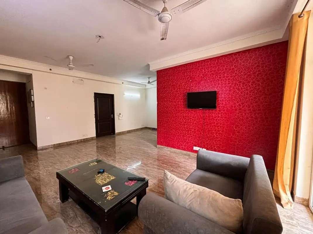 4 Bed/ 4 Bath Rent Apartment/ Flat, Furnished for rent @Amarpali silicon city  Sector 76 Noida