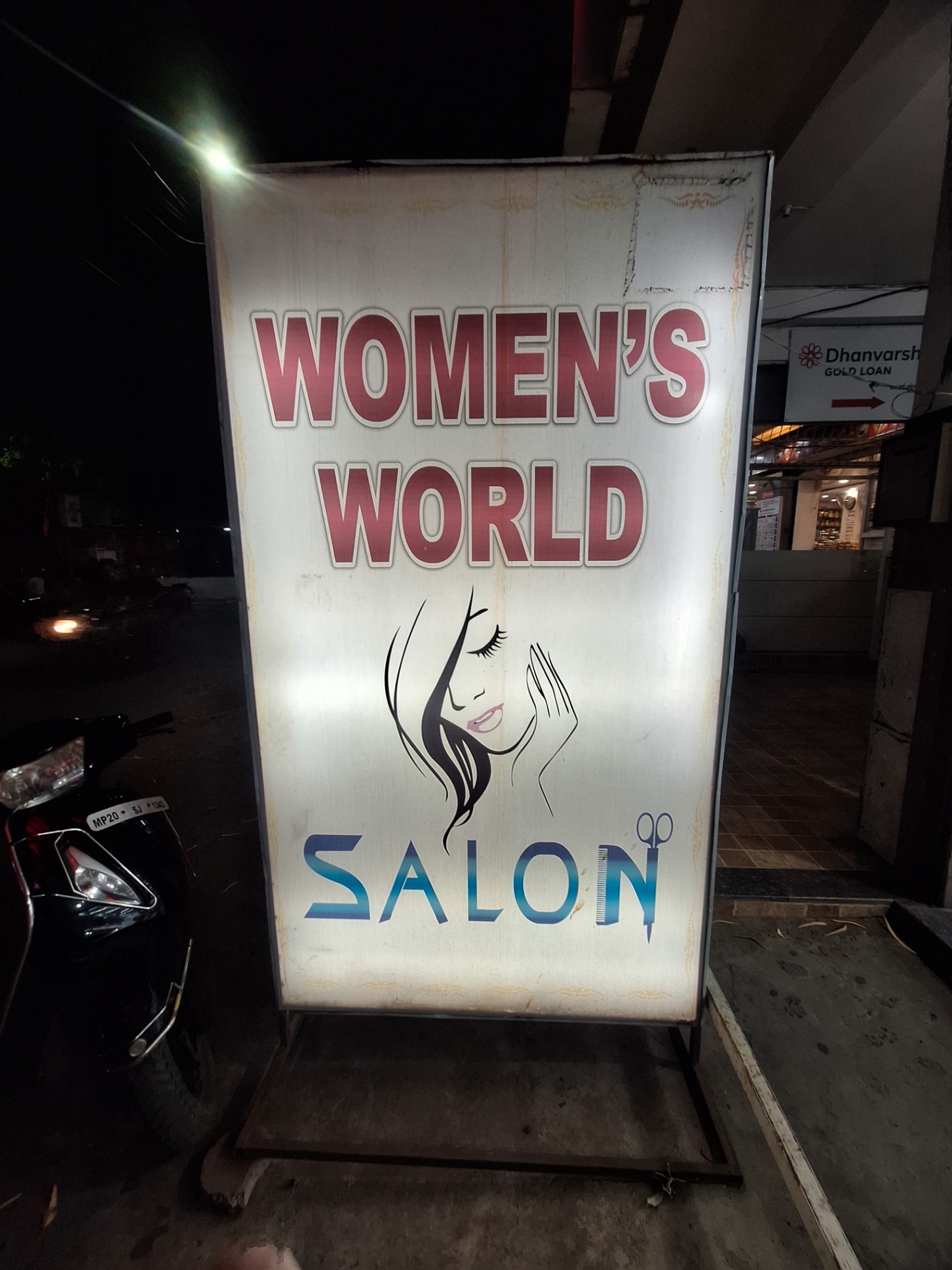 New Deal - Upto 10% Off @Women's World, Indrapuri , Bhopal